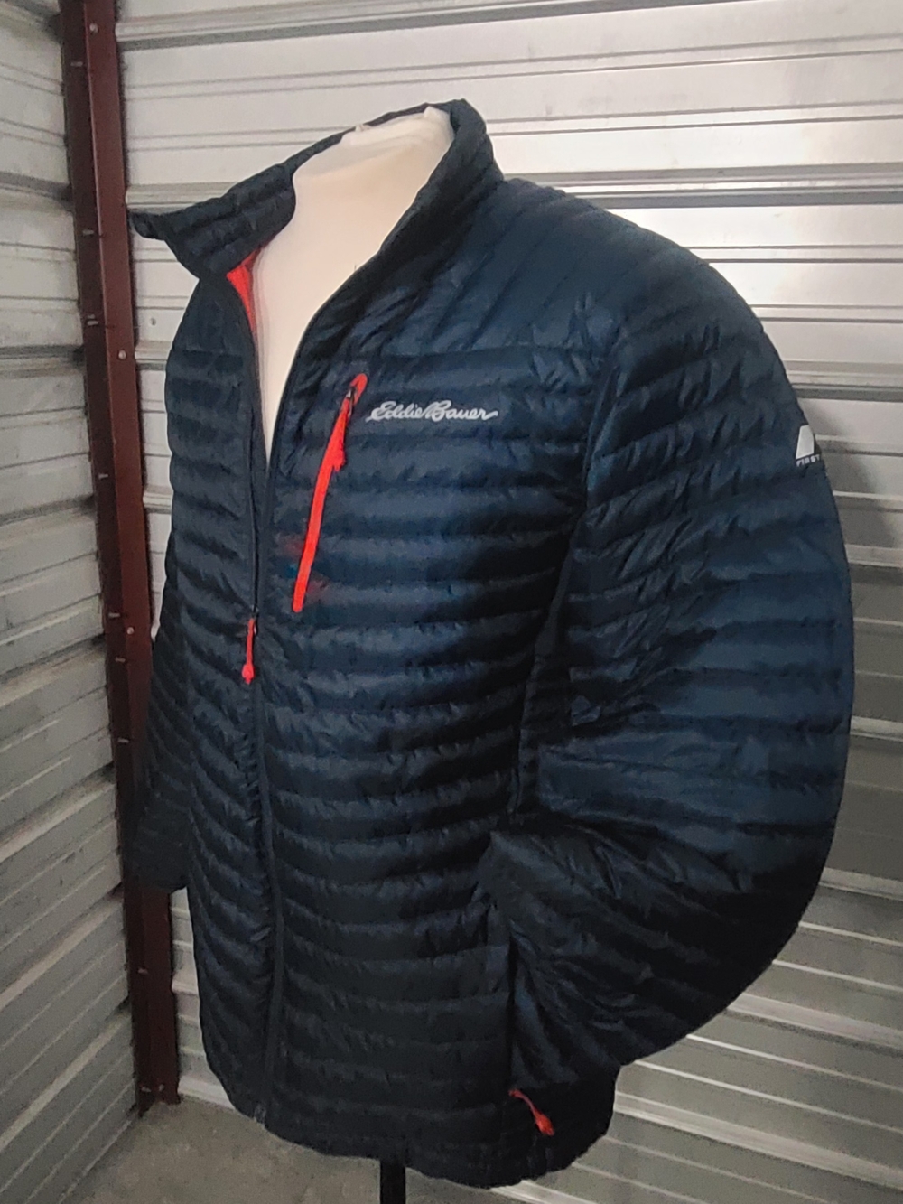 Eddie Bauer First Acent jacket with Red Zipper Accents - Picture 6 of 11